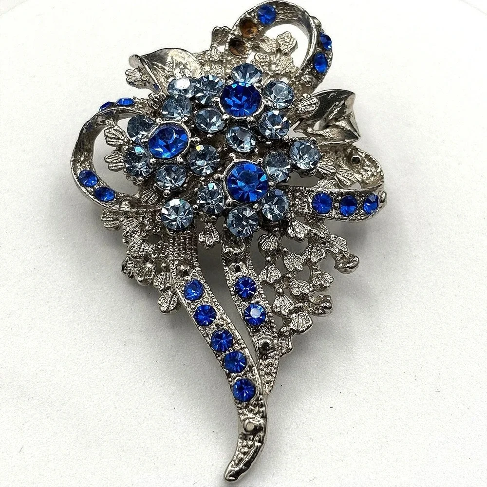 Silver-Tone Foilback‎ Blue Rhinestone Floral Brooch Vintage Sparkle Style